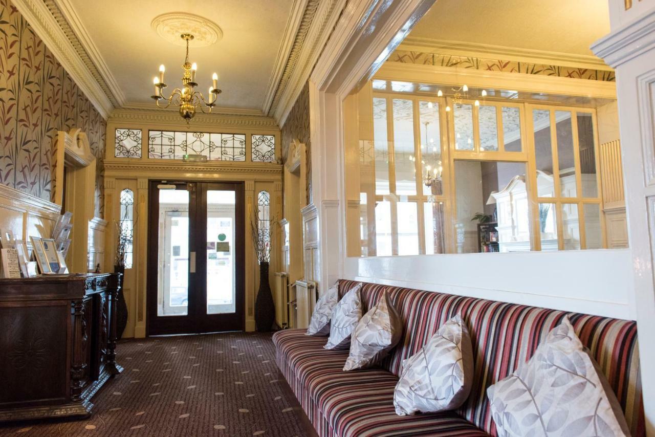 Queens Hotel Llandudno Bagian luar foto