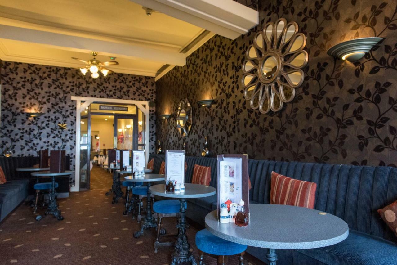 Queens Hotel Llandudno Bagian luar foto