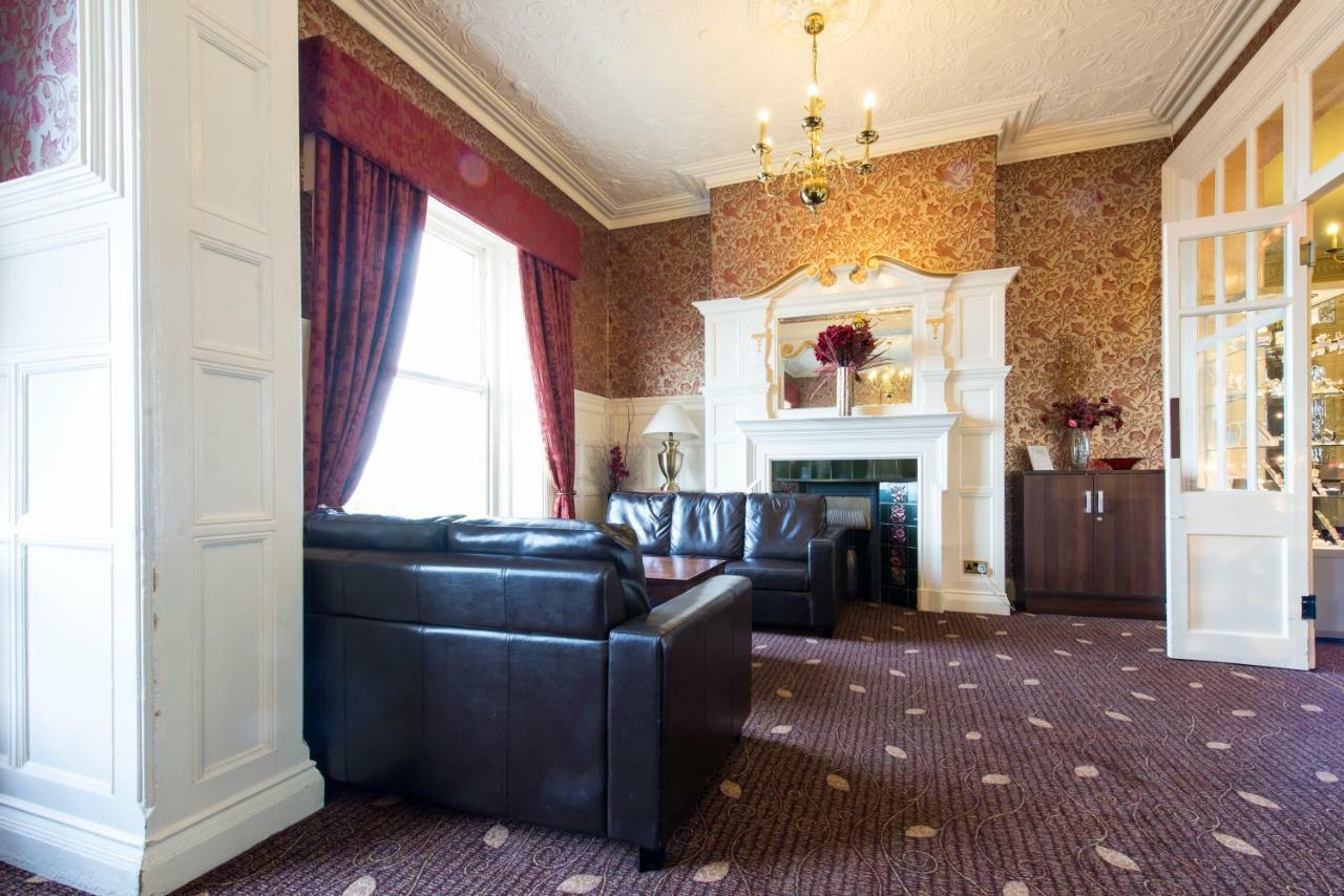 Queens Hotel Llandudno Bagian luar foto