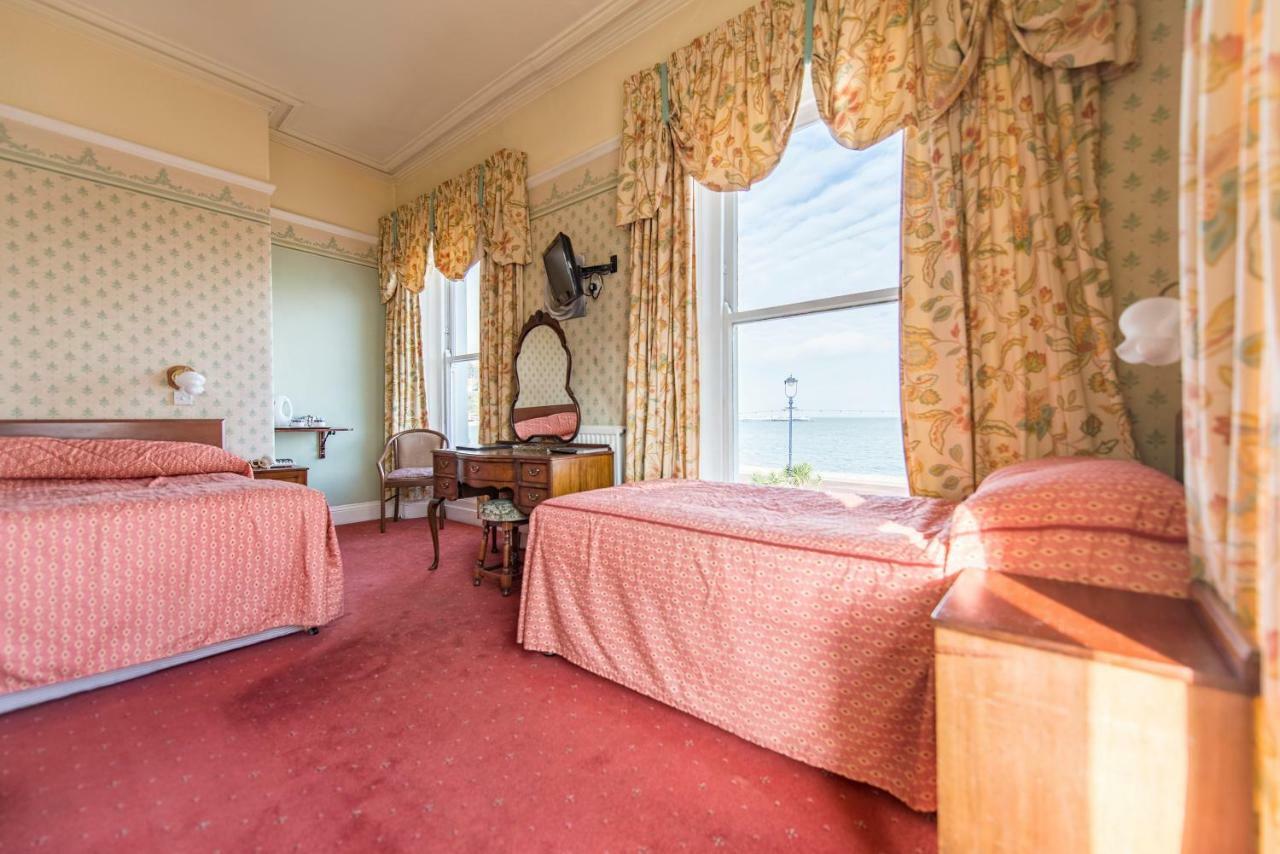 Queens Hotel Llandudno Bagian luar foto